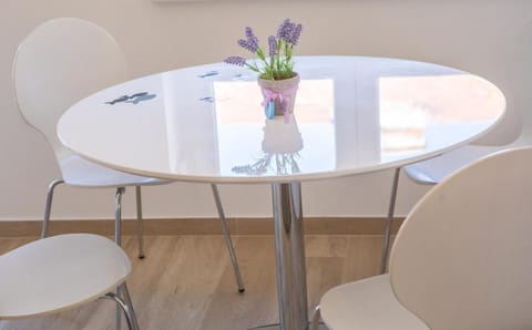 Decorative detail, Dining area