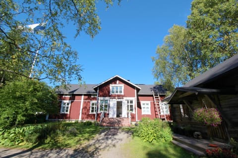 LAURI Historical Log House Manor Übernachtung mit Frühstück in Rovaniemi