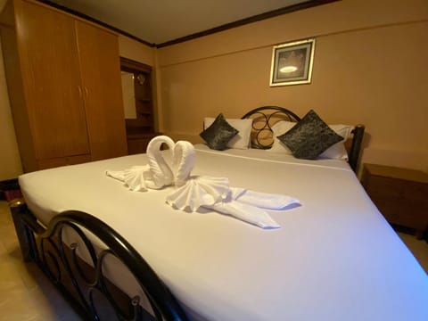 Star Guesthouse Bed and Breakfast in Patong