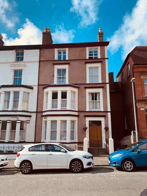 7 Llewelyn Avenue Apartment in Llandudno