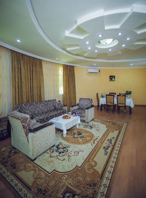 TV and multimedia, Living room, Seating area, air conditioner