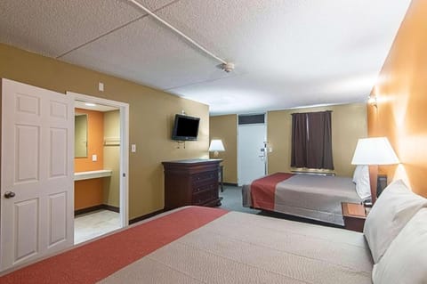 LoneStar Inn and Suites Motel in Sherman