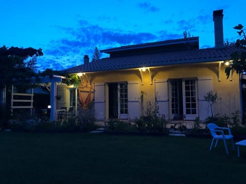 L'eau Bourde Pousada com café da manhã (B&B) in Gradignan