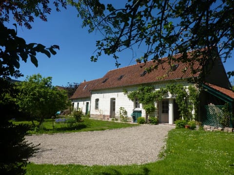 Facade/entrance, Garden view