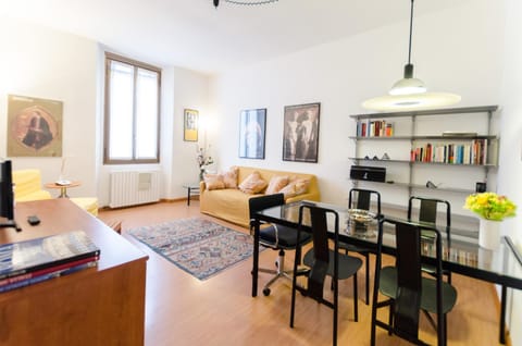 Roomy Central Apartment Eigentumswohnung in Milan