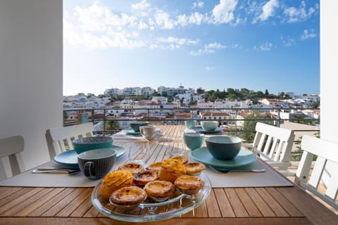 Balcony/Terrace, City view