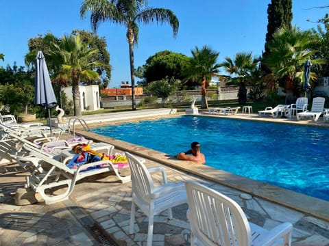 Pool view, Swimming pool, sunbed