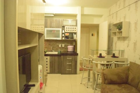 Kitchen or kitchenette, Living room, Dining area