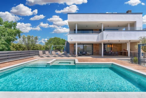 Property building, Swimming pool