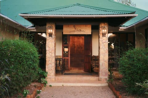 Property building, Facade/entrance, Day