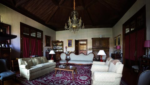 Living room, Area and facilities