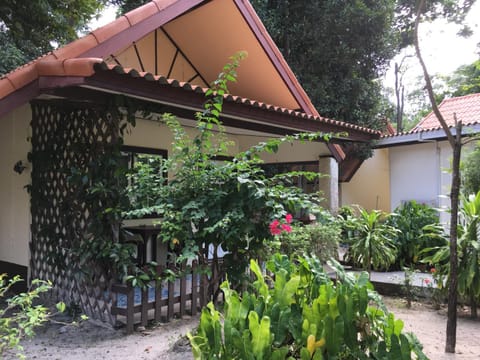 Harry's Bungalows Resort in Ko Samui