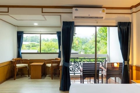 View (from property/room), Balcony/Terrace, Seating area, air conditioner