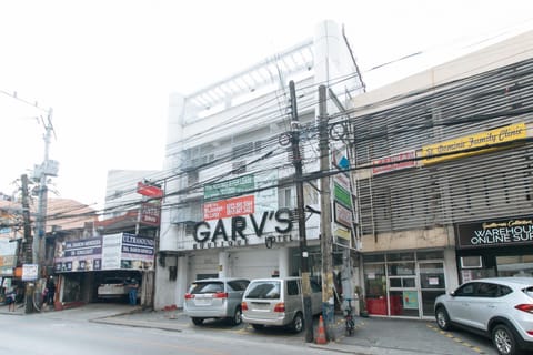 Property building, Day, Neighbourhood, City view, Street view, Parking