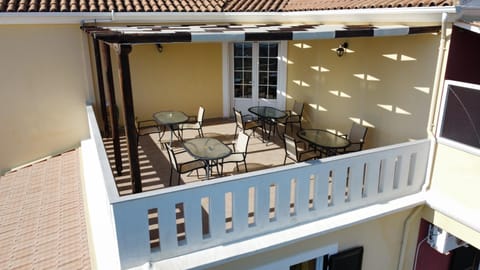 Balcony/Terrace, Internal: Not applicable to any particular room