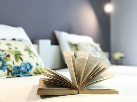 Library, Photo of the whole room, Decorative detail