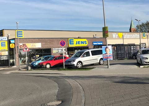 Supermarket/grocery shop