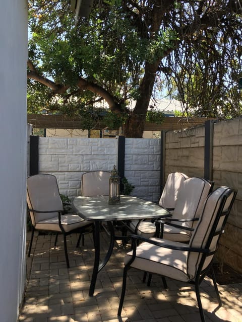 Spinoza Self Catering Accommodation Übernachtung mit Frühstück in Windhoek