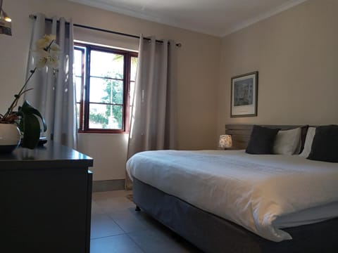 La Roche Guest House Bed and breakfast in Cape Town