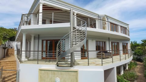 Knysna Pearl View Guest House Bed and Breakfast in Knysna