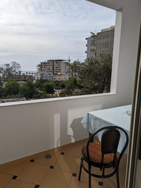 Rei’s place Alojamiento y desayuno in Vlorë
