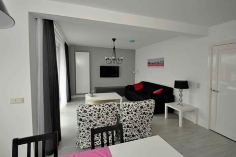 Schelvis Apartments Condo in Zandvoort
