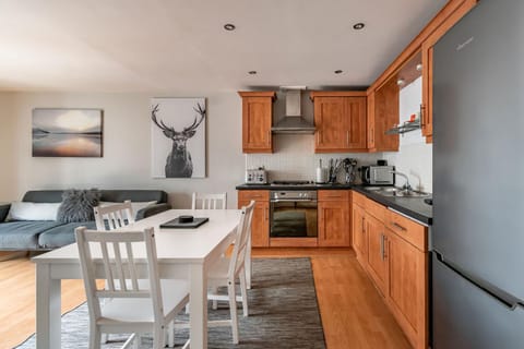 Dining area, kitchen