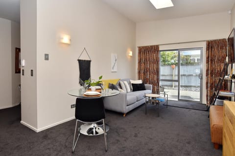 The Apartment Within - Christchurch Holiday Homes Condominio in Christchurch