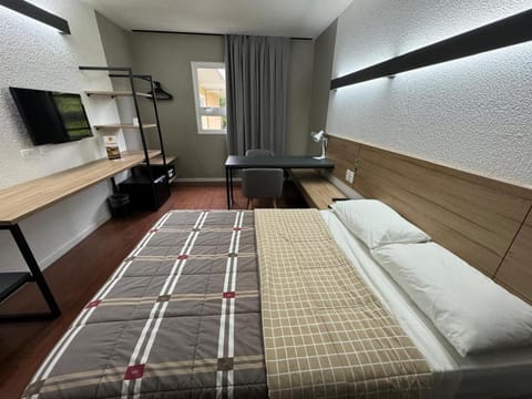 Bed, TV and multimedia, Bedroom, furniture