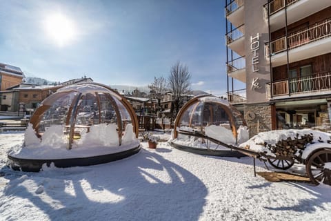 Property building, Winter, Lounge or bar