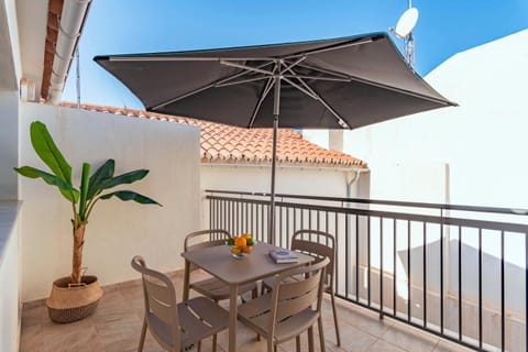 Balcony/Terrace, City view