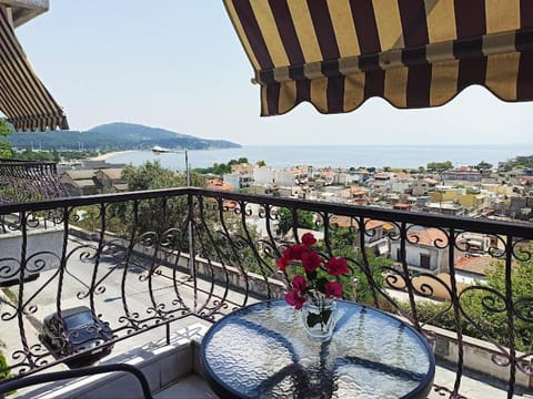 Sunny Loft Appartement in Kavala