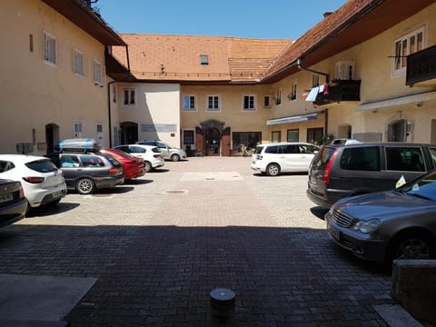 SIPPO Apartments Condominio in Ljubljana