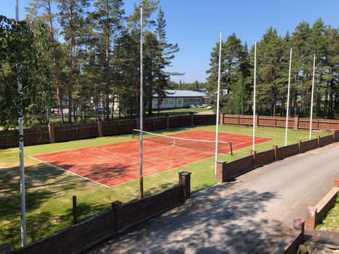 Activities, Tennis court