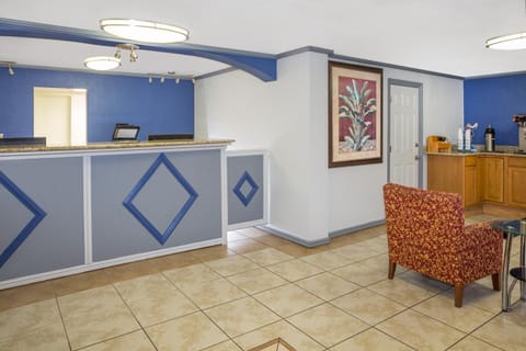 Travelodge by Wyndham Fort Myers North Motel in North Fort Myers