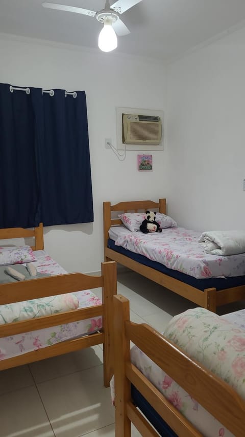 Bed, Photo of the whole room, Bedroom, air conditioner