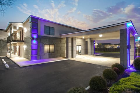 Property building, Facade/entrance, Street view, Area and facilities, Quiet street view