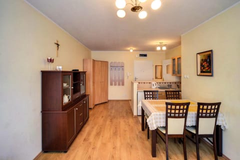 Kitchen or kitchenette, Living room, Photo of the whole room, Seating area, Dining area