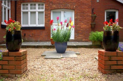 Gatwick Turret Guest House Bed and Breakfast in Horley