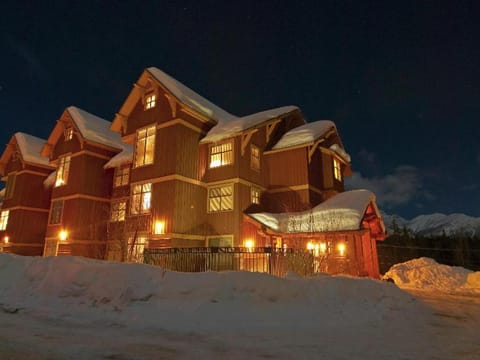 Timberline Lodges by Fernie Lodging Co Nature lodge in Alberta