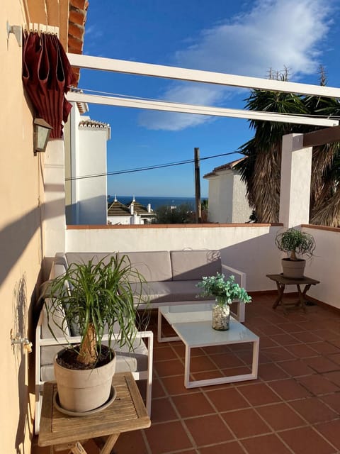 Patio, Balcony/Terrace, Seating area