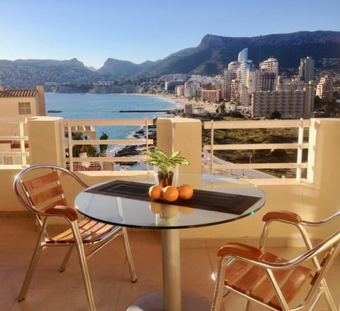 Balcony/Terrace, Dining area, City view, Mountain view, Sea view