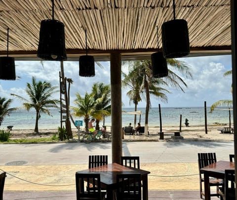 Restaurant/places to eat, Beach