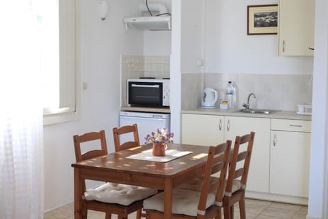 Decorative detail, Dining area