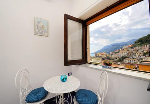 Bedroom, Landmark view, Mountain view, Sea view