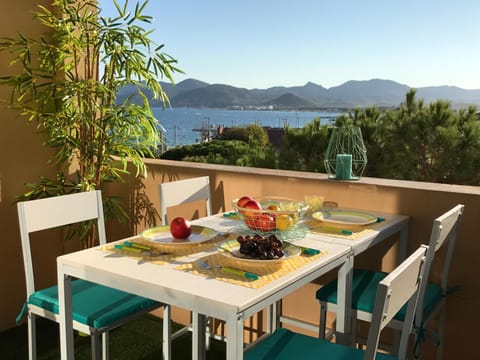 ZEN BEACH CANNES Sea View Apartment Beach in front X2 Pools-AC-Clim-Wifi-Free Parking inside Apartamento in Cannes