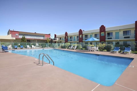 Days Inn by Wyndham Santa Fe New Mexico Hotel in Santa Fe