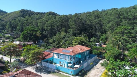 Residencial Águas de Bare Alojamiento y desayuno in São Sebastião