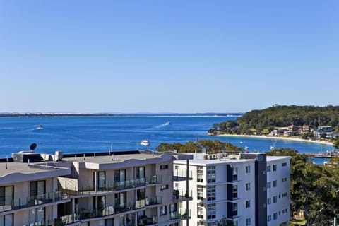 Penthouse Palace - Luxurious Harbourview Location House in Nelson Bay