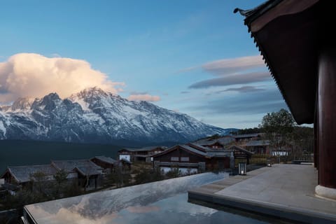 Jinmao Purelax Mountain Hotel Lijiang Hotel in Sichuan